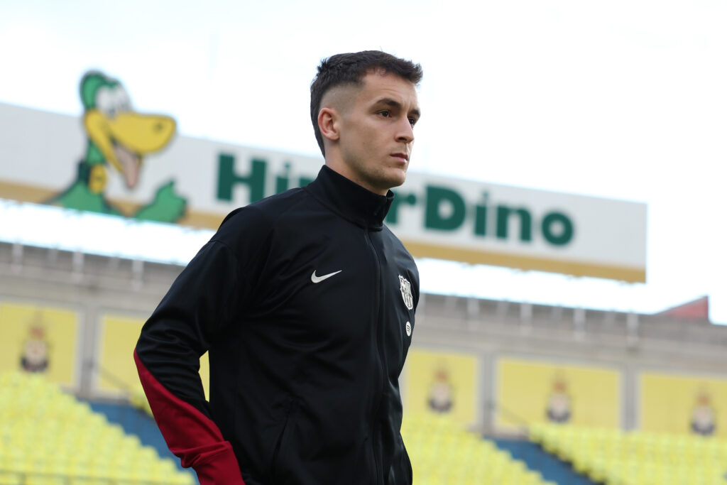 According to a report in Fichajes, West Ham United have stepped up their efforts to sign Barcelona's young defensive midfielder Marc Casado.