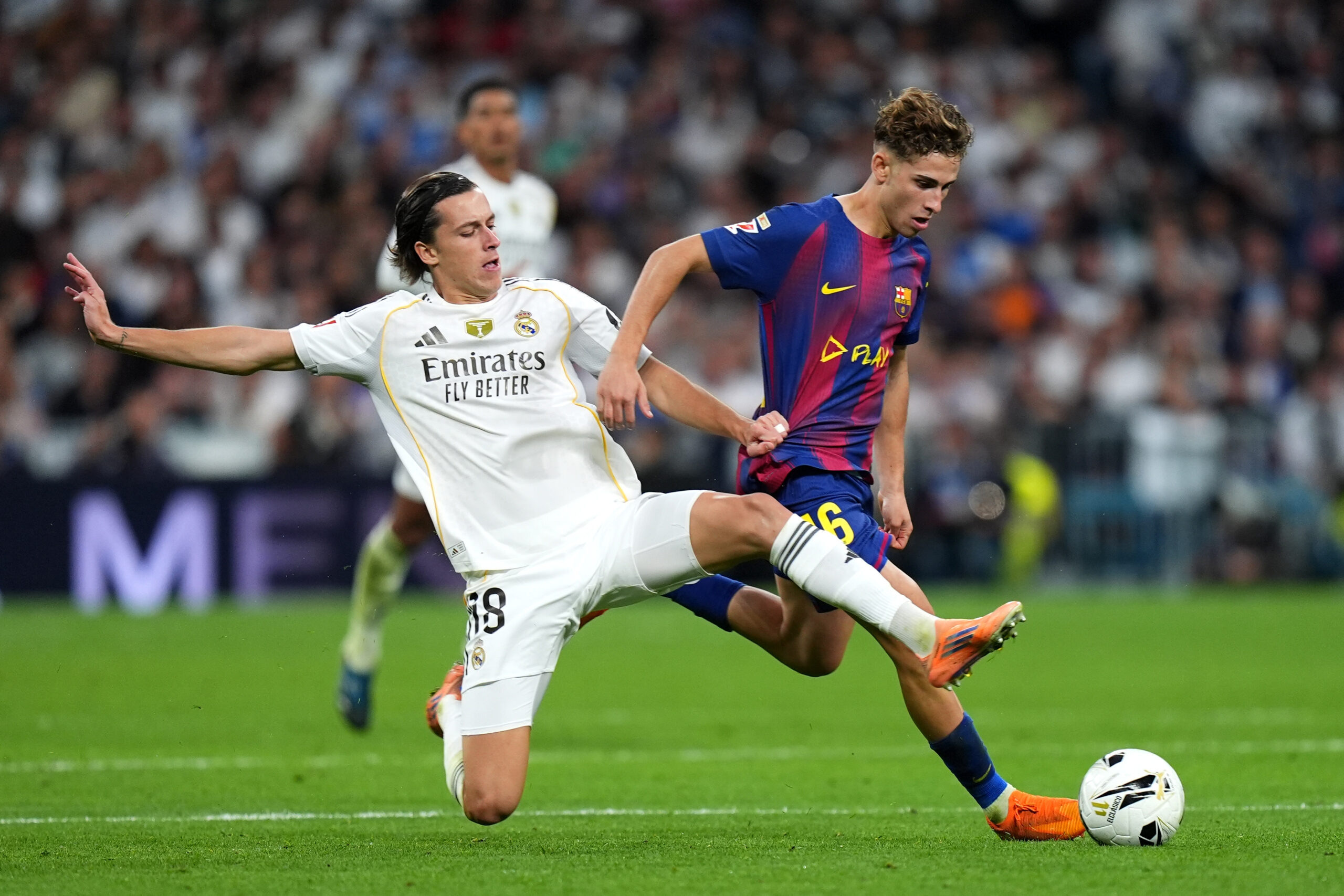 Sunderland target Lopez in action for Barcelona