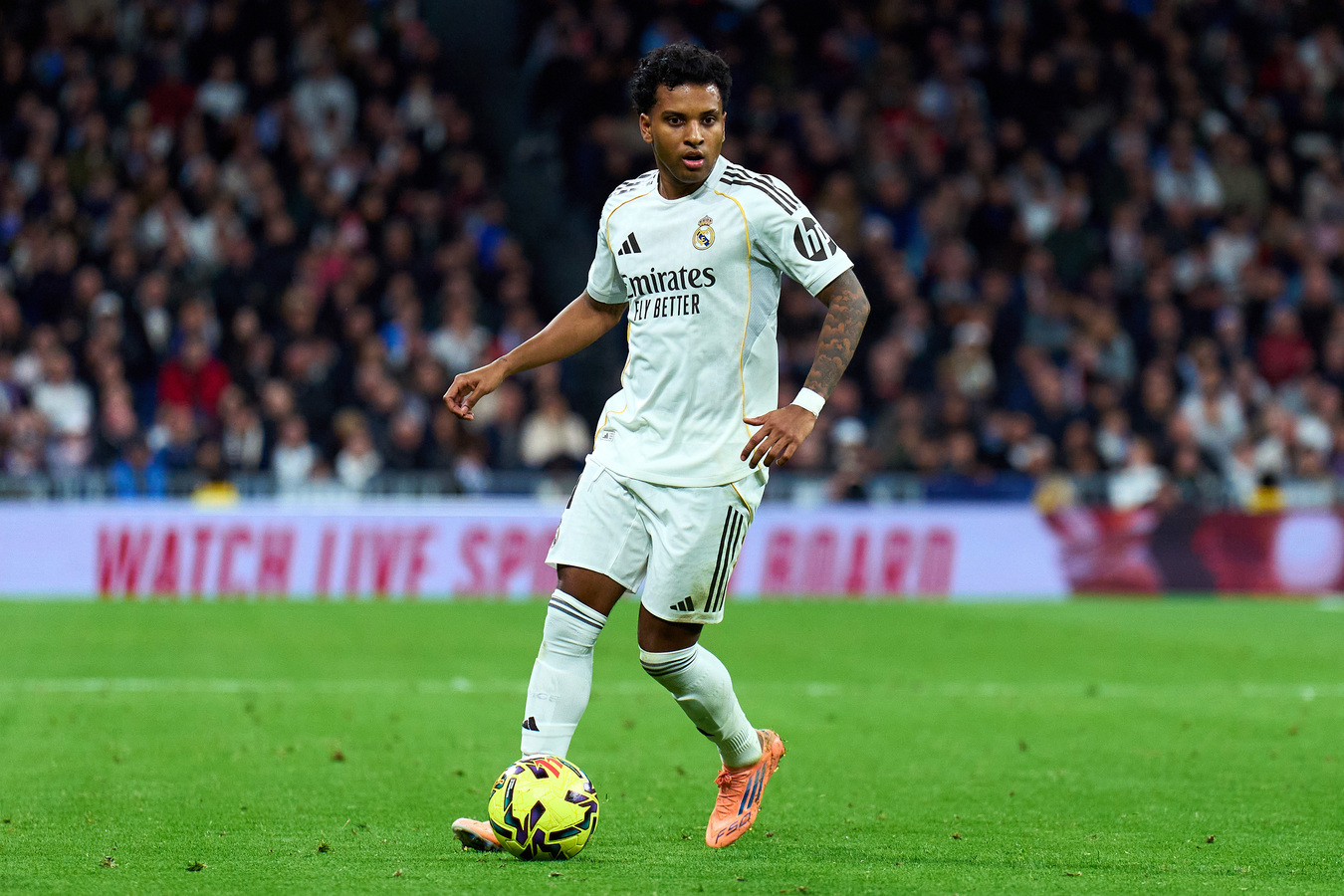 Rodrygo Goes in action for Real Madrid during a match at the Santiago Bernabéu stadium.