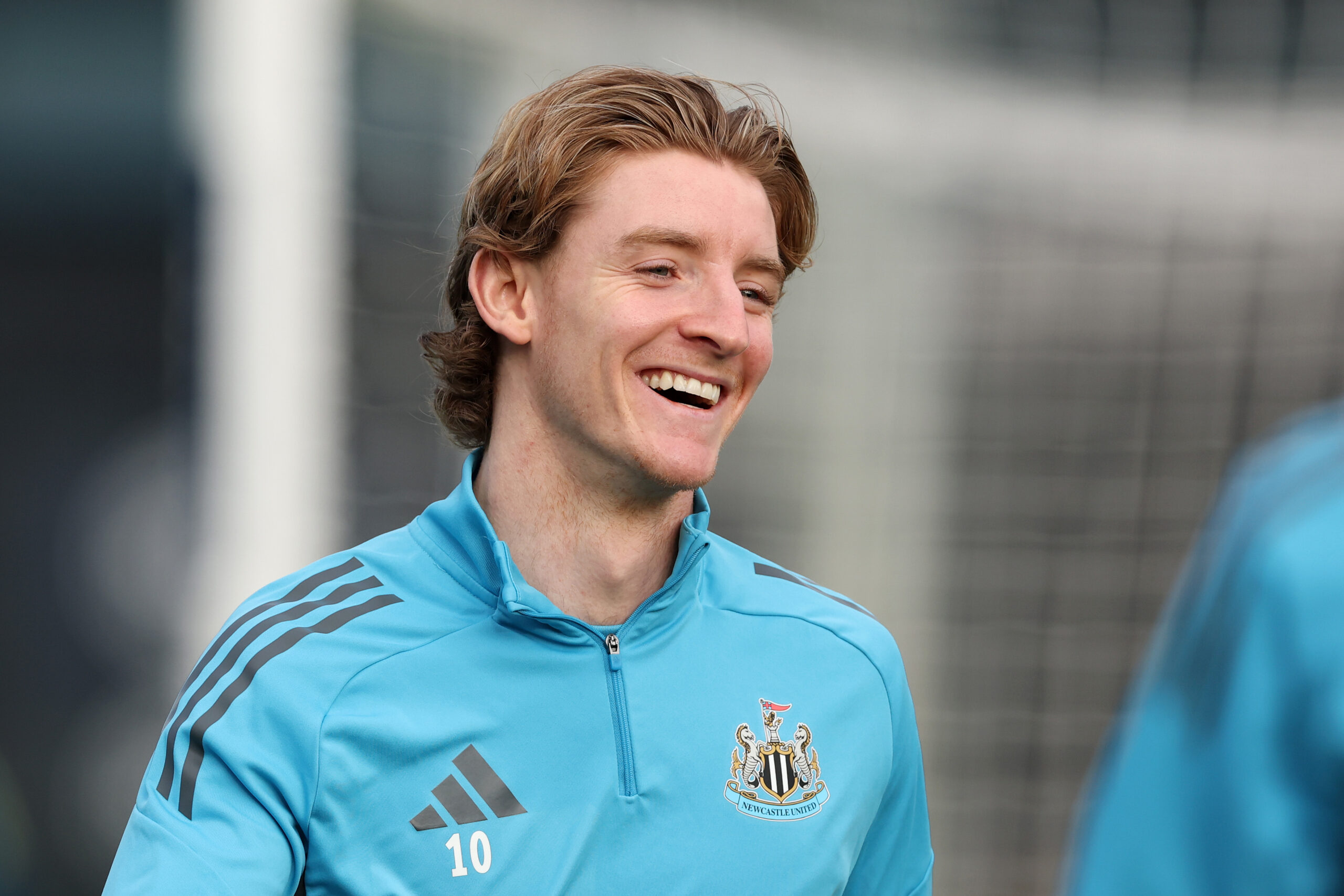 Newcastle United are prepared to listen to “big” offers for Anthony Gordon as a result of his sudden downturn in performances so far this season.
