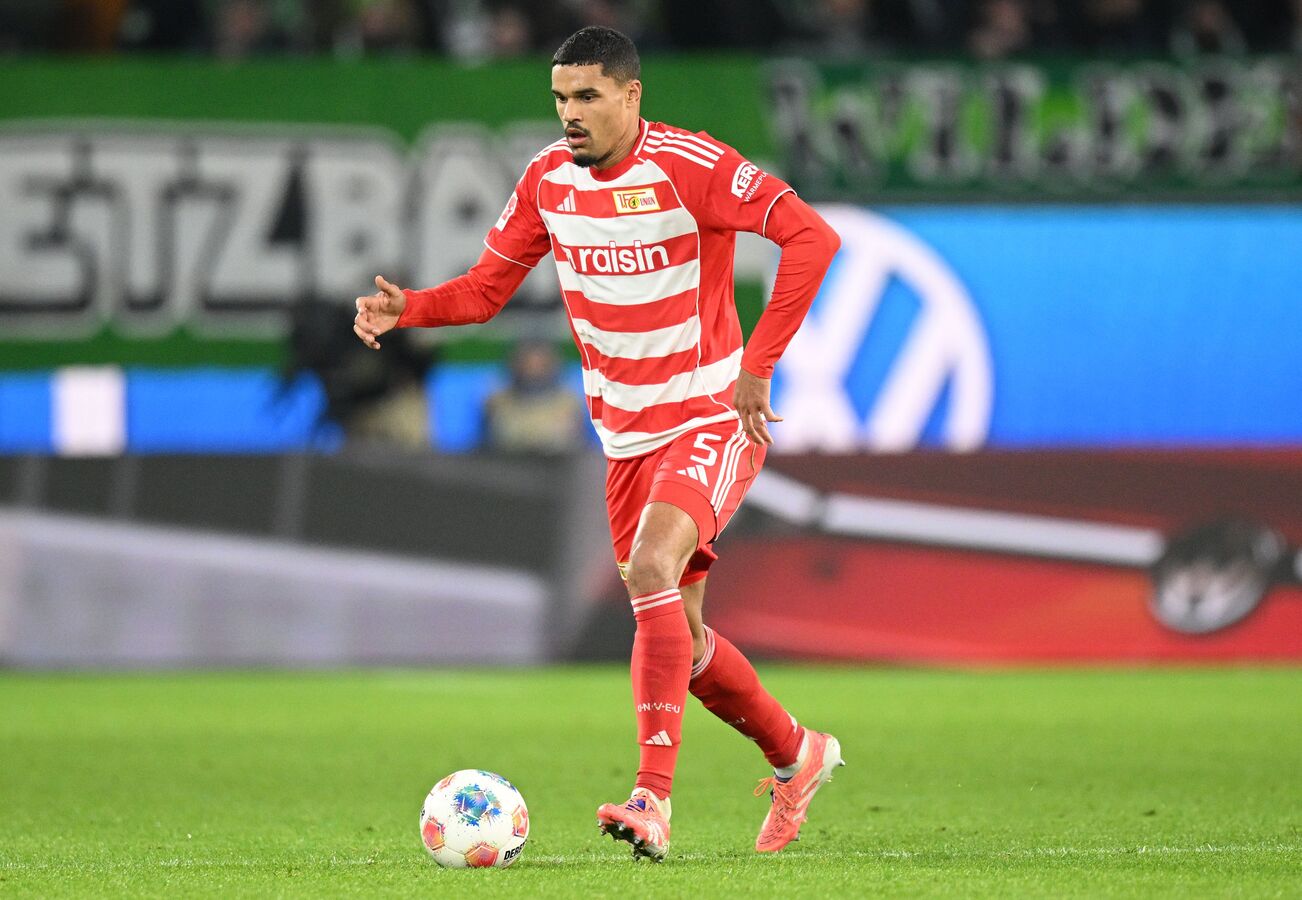 Aston Villa Eye Astonishing Deal For Bundesliga Star