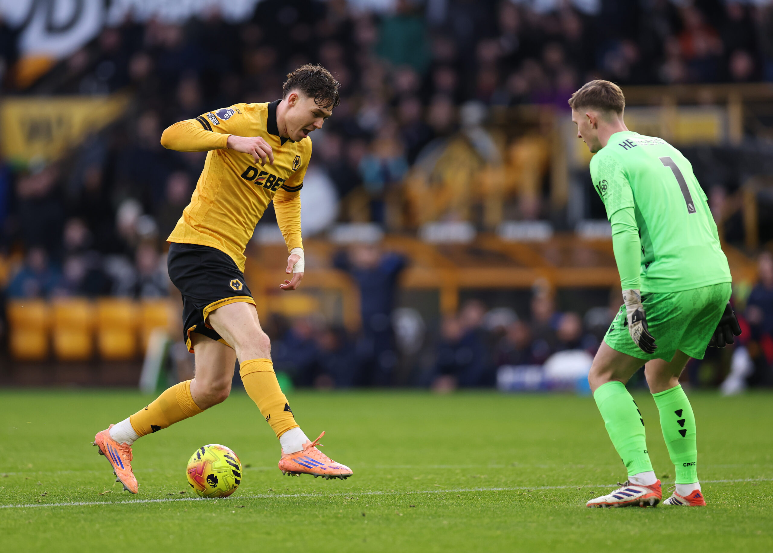 Jørgen Strand Larsen in action against Crystal Palace