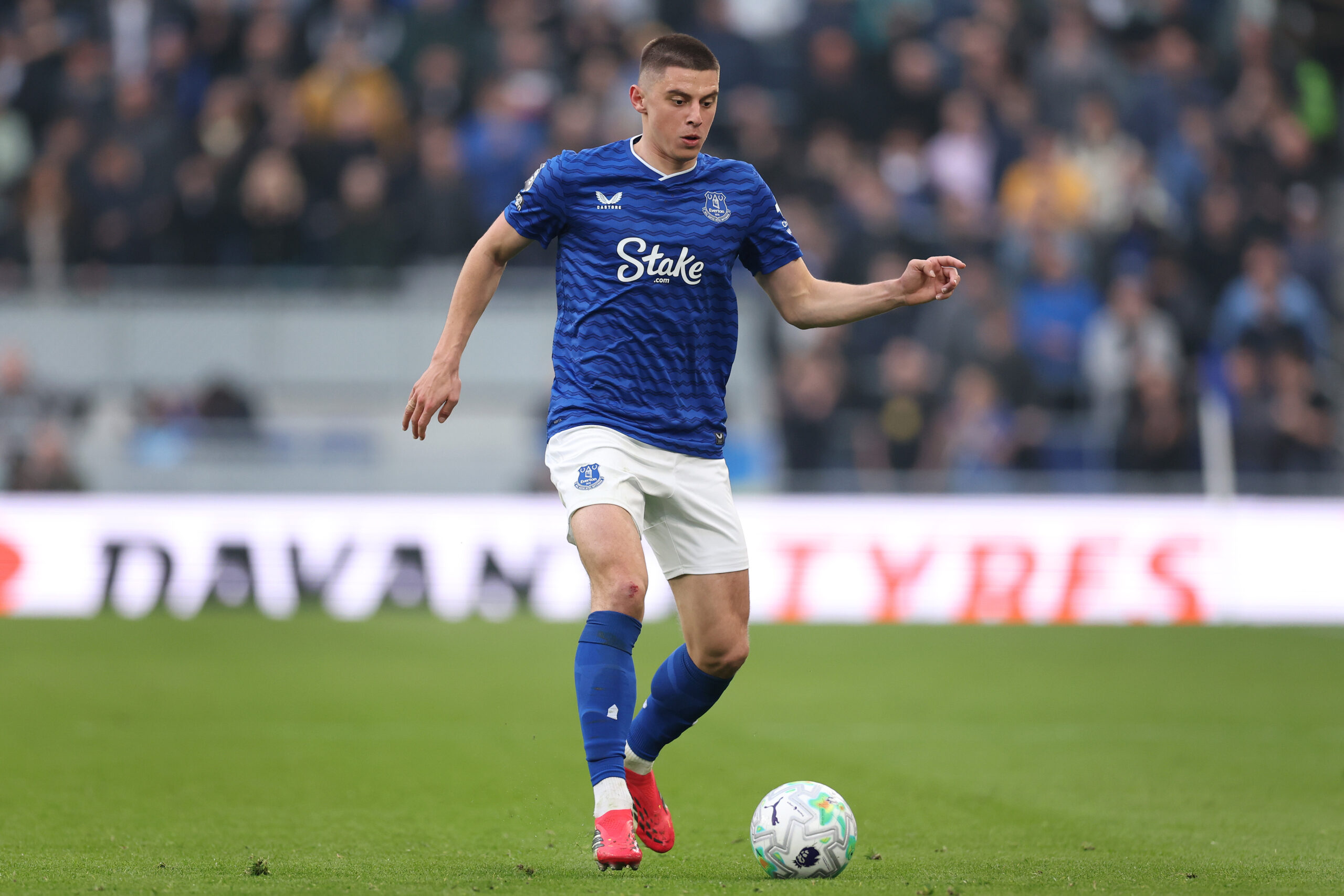  Vitalii Mykolenko of Everton