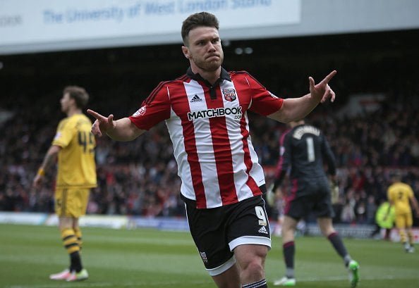 BRENTFORD, ENGLAND - APRIL 30: Scott Hogan of Brentford celebrates scoring during the Sky Bet Championship match between Brentford and Fulham at Griffin Park on April 30, 2016 in Brentford, United Kingdom. (Photo by Harry Murphy/Getty Images)