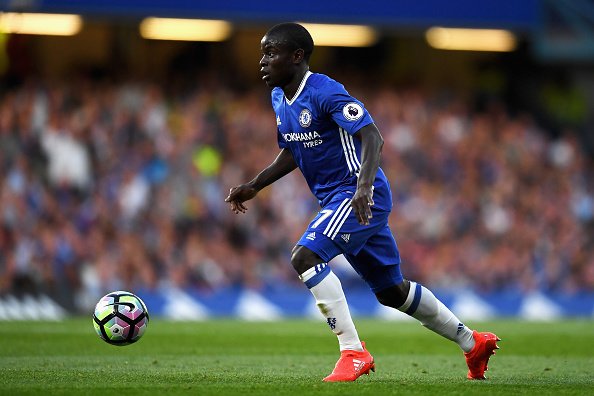LONDON, ENGLAND - AUGUST 15:  N'Golo Kante of Chelsea in action during the Premier League match between Chelsea and West Ham United at Stamford Bridge on August 15, 2016 in London, England.  (Photo by Mike Hewitt/Getty Images)