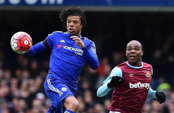 Chelsea's French striker Loic Remy (L) vies with West Ham United's Italian defender Angelo Ogbonna during the English Premier League football match between Chelsea and West Ham United at Stamford Bridge in London on March 19, 2016. / AFP / Ben STANSALL / RESTRICTED TO EDITORIAL USE. No use with unauthorized audio, video, data, fixture lists, club/league logos or 'live' services. Online in-match use limited to 75 images, no video emulation. No use in betting, games or single club/league/player publications.  /         (Photo credit should read BEN STANSALL/AFP/Getty Images)