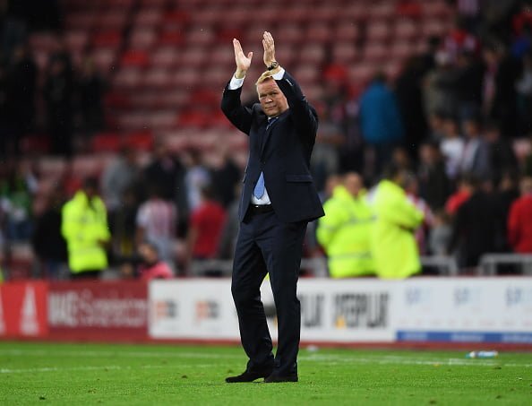 SUNDERLAND, ENGLAND - SEPTEMBER 12:  Ronald Koeman manager of Everton applauds the crowd after the Premier League match between Sunderland and Everton at Stadium of Light on September 12, 2016 in Sunderland, England.  (Photo by Laurence Griffiths/Getty Images)