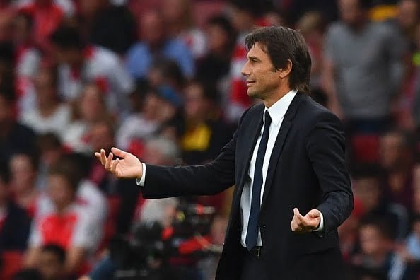 Chelsea's Italian head coach Antonio Conte watches from the touchline during the English Premier League football match between Arsenal and Chelsea at the Emirates Stadium in London on September 24, 2016.  / AFP / Ben STANSALL / RESTRICTED TO EDITORIAL USE. No use with unauthorized audio, video, data, fixture lists, club/league logos or 'live' services. Online in-match use limited to 75 images, no video emulation. No use in betting, games or single club/league/player publications.  /         (Photo credit should read BEN STANSALL/AFP/Getty Images)