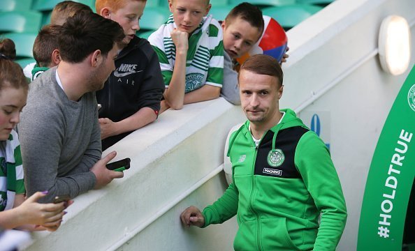 GLASGOW , SCOTLAND - SEPTEMBER 10: Leigh Griffiths of Celtic signs autographs inside Celtic Stadium before the Ladbrokes Scottish Premiership match between Celtic and Rangers  on September 10, 2016 in Glasgow. (Photo by Steve  Welsh/Getty Images)