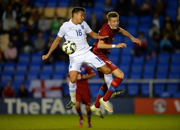 SHREWSBURY, ENGLAND - SEPTEMBER 07:  Harry Winks of England challenges Jakub Jankto of Czech Republic in the air during the International Match between England U20 and Czech Republic U20 at Greenhous Meadow on September 7, 2015 in Shrewsbury, England.  (Photo by Tony Marshall/Getty Images)