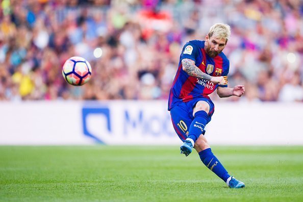 BARCELONA, SPAIN - AUGUST 20: Lionel Messi of FC Barcelona kicks the ball during the La Liga match between FC Barcelona and Real Betis Balompie at Camp Nou on August 20, 2016 in Barcelona, Spain. (Photo by Alex Caparros/Getty Images)