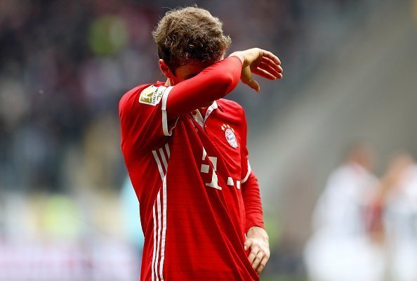 FRANKFURT AM MAIN, GERMANY - OCTOBER 15: Thomas Mueller of Bayern Muenchen looks dejected after the Bundesliga match between Eintracht Frankfurt and Bayern Muenchen at Commerzbank-Arena on October 15, 2016 in Frankfurt am Main, Germany.  (Photo by Lars Baron/Bongarts/Getty Images)