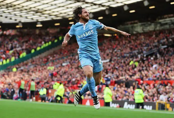 MANCHESTER, ENGLAND - OCTOBER 02: Joe Allen of Stoke City celebrates scoring his sides first goal  during the Premier League match between Manchester United and Stoke City at Old Trafford on October 2, 2016 in Manchester, England.  (Photo by Richard Heathcote/Getty Images)