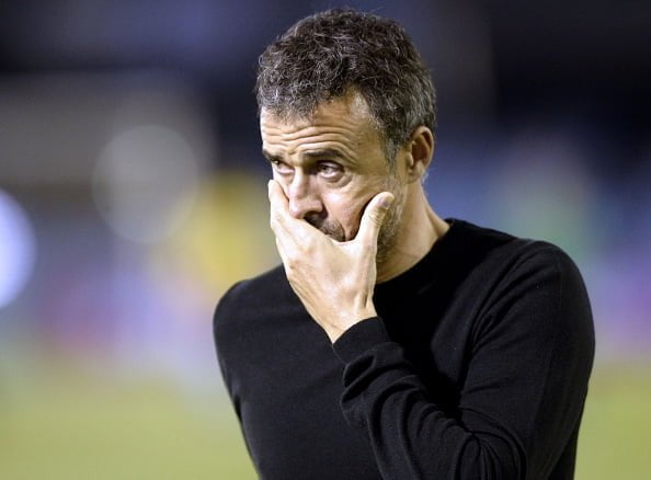 Barcelona's coach Luis Enrique looks on at the end of first half during the Spanish league football match RC Celta de Vigo vs FC Barcelona at the Balaidos stadium in Vigo on October 2, 2016. / AFP / MIGUEL RIOPA        (Photo credit should read MIGUEL RIOPA/AFP/Getty Images)