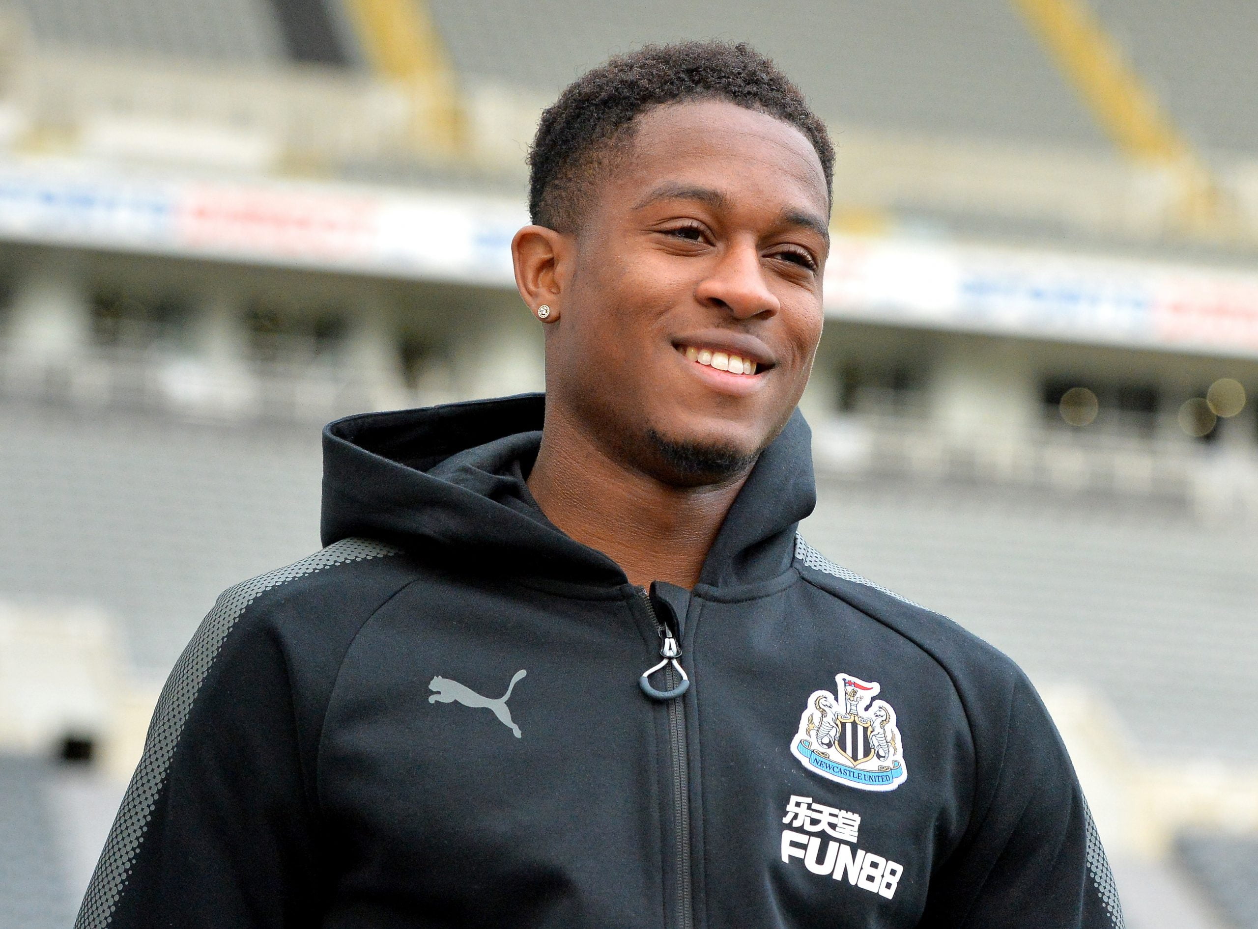 NEWCASTLE UPON TYNE, ENGLAND - NOVEMBER 25:  Rolando Aarons of Newcastle United arrives at the stadium prior to the Premier League match between Newcastle United and Watford at St. James Park on November 25, 2017 in Newcastle upon Tyne, England.  (Photo by Mark Runnacles/Getty Images)