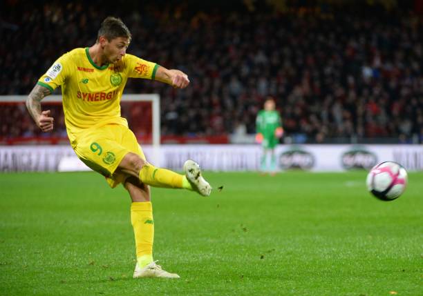 Nantes' Argentine forward Emiliano Sala kicks the ball during the French L1 Football match between Rennes (Stade Rennais FC) and Nantes (FC), on November 11, 2018, at the Roazhon Park, in Rennes, northwestern France. (Photo by Jean-François MONIER / AFP)        (Photo credit should read JEAN-FRANCOIS MONIER/AFP/Getty Images)