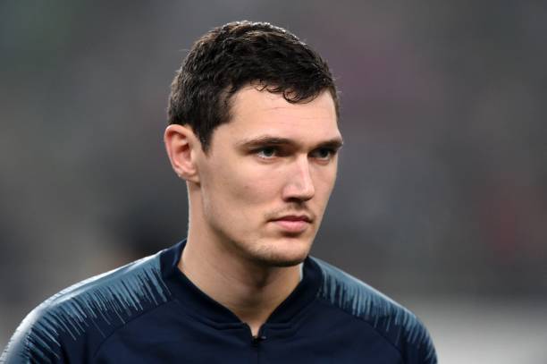 Chelsea's Danish defender Andreas Christensen poses for a family picture before the UEFA Europa League Group L football match between MOL Vidi FC and Chelsea on December 13, 2018 in Budapest. (Photo by ATTILA KISBENEDEK / AFP)        (Photo credit should read ATTILA KISBENEDEK/AFP/Getty Images)