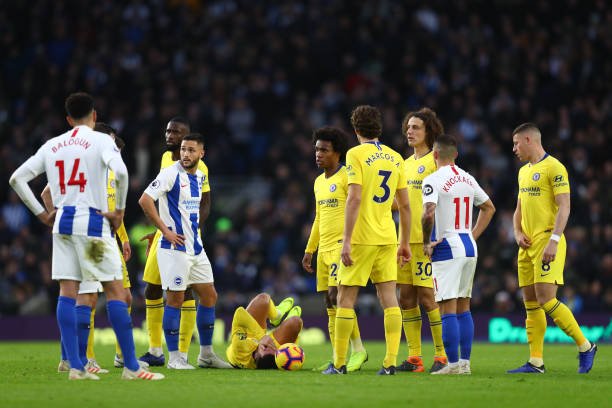 BRIGHTON, ENGLAND - DECEMBER 16:  Eden Hazard of Chelsea (C) reacts as players look on during the Premier League match between Brighton & Hove Albion and Chelsea FC at American Express Community Stadium on December 16, 2018 in Brighton, United Kingdom.  (Photo by Dan Istitene/Getty Images)