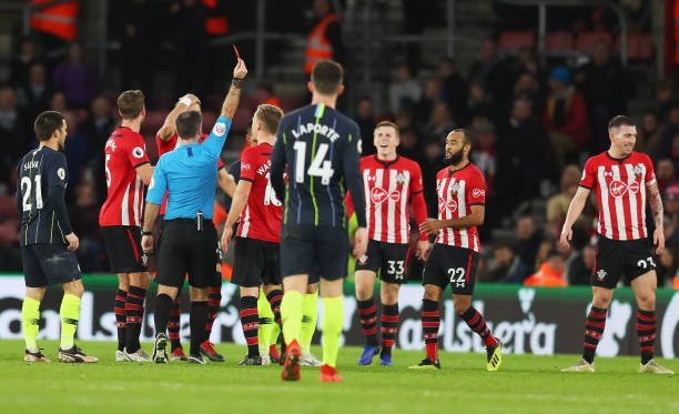 SOUTHAMPTON, ENGLAND - DECEMBER 30:  Pierre-Emile Hojbjerg of Southampton (R) is shown a red card and is sent off by referee Paul Tierney during the Premier League match between Southampton FC and Manchester City at St Mary's Stadium on December 29, 2018 in Southampton, United Kingdom.  (Photo by Catherine Ivill/Getty Images)