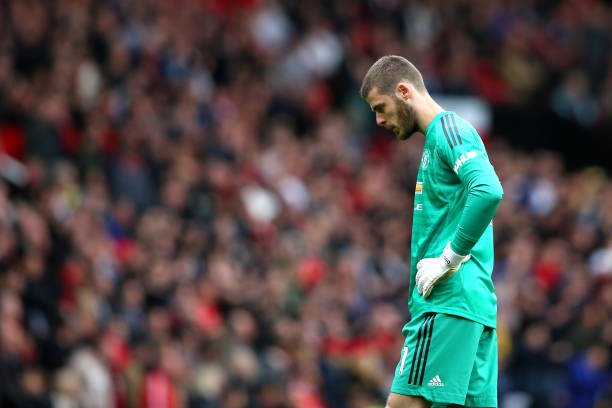 MANCHESTER, ENGLAND - APRIL 28:  David De Gea of Manchester United looks dejected during the Premier League match between Manchester United and Chelsea FC at Old Trafford on April 28, 2019 in Manchester, United Kingdom. (Photo by Alex Livesey/Getty Images)