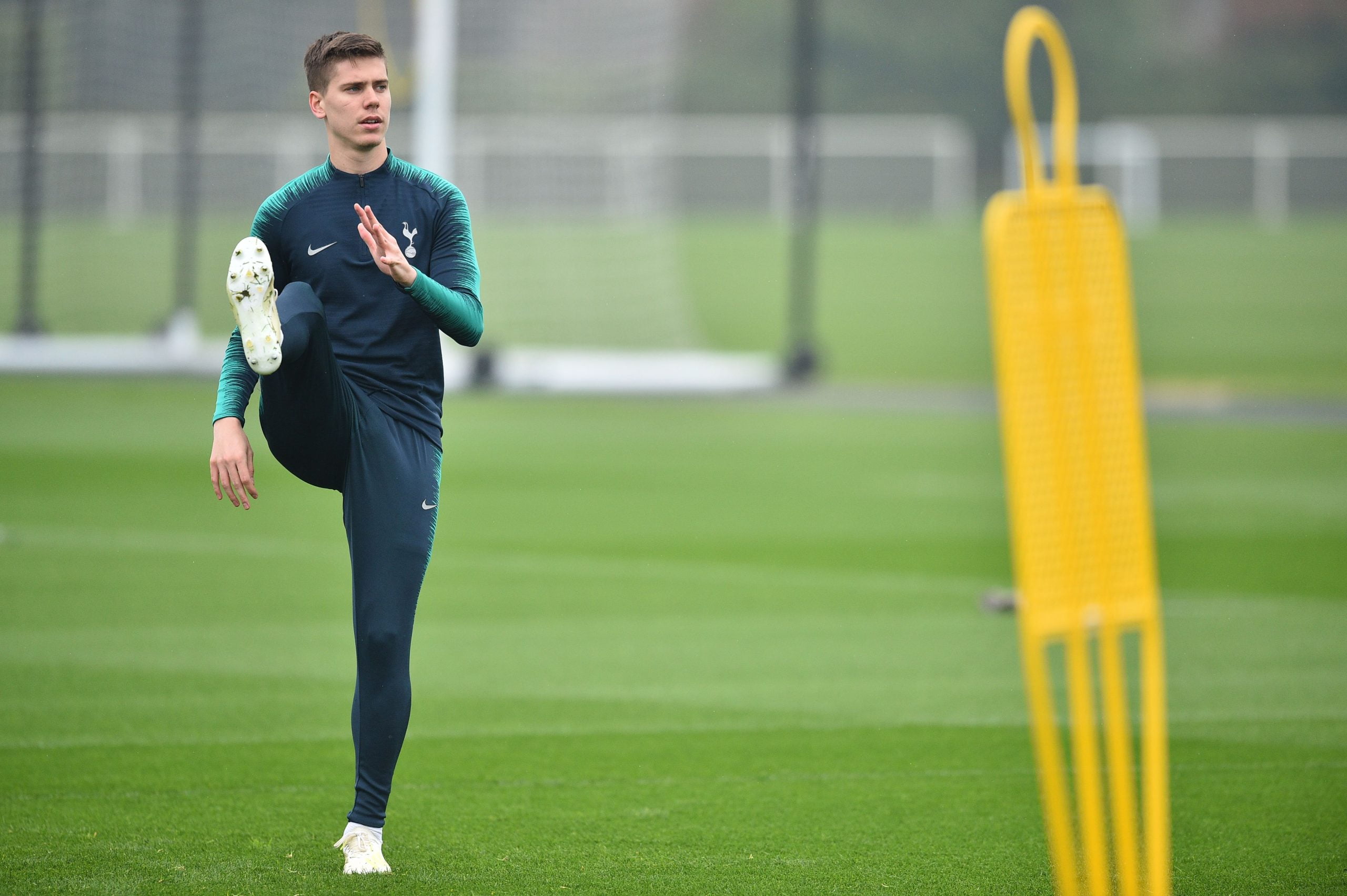 Tottenham Hotspur's Argentinian defender Juan Foyth takes part in a training session on the eve of their UEFA Champions league quarter final football match against Manchester City on April 8, 2019 in London. (Photo by Glyn KIRK / AFP)        (Photo credit should read GLYN KIRK/AFP/Getty Images)