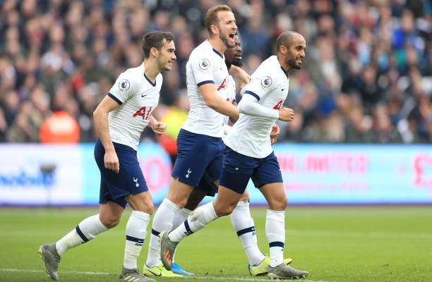 Lucas Moura of Tottenham Hotspur celebrates with teammates after scoring his team's second goal during the Premier League match between West Ham United and Tottenham Hotspur at London Stadium on November 23, 2019 in London, United Kingdom. (Photo by Stephen Pond/Getty Images)