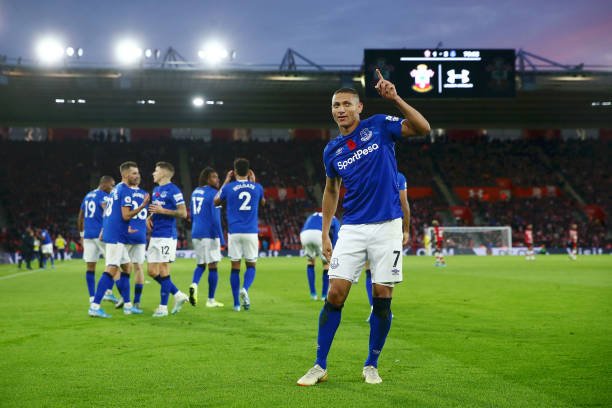 Richarlison of Everton celebrates after scoring his sides second goal during the Premier League match between Southampton FC and Everton FC at St Mary's Stadium on November 09, 2019 in Southampton, United Kingdom. (Photo by Jordan Mansfield/Getty Images)