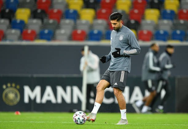 DUESSELDORF, GERMANY - NOVEMBER 13: Emre Can and team mates warm up during a training session at Merkur Spiel-Arena on November 13, 2019 in Duesseldorf, Germany. Germany will play a UEFA Euro 2020 qualifier match against Belarus on November 16, 2019 in Moenchengladbach. (Photo by Lukas Schulze/Bongarts/Getty Images)