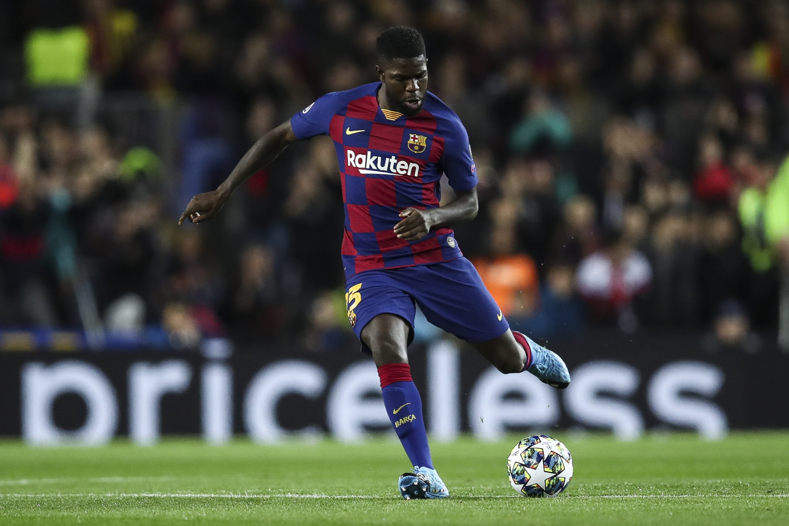 BARCELONA, SPAIN - NOVEMBER 27: Samuel Umtiti of Barcelona controls the ball during the UEFA Champions League group F match between FC Barcelona and Borussia Dortmund at Camp Nou on November 27, 2019 in Barcelona, Spain. (Photo by Maja Hitij/Bongarts/Getty Images)