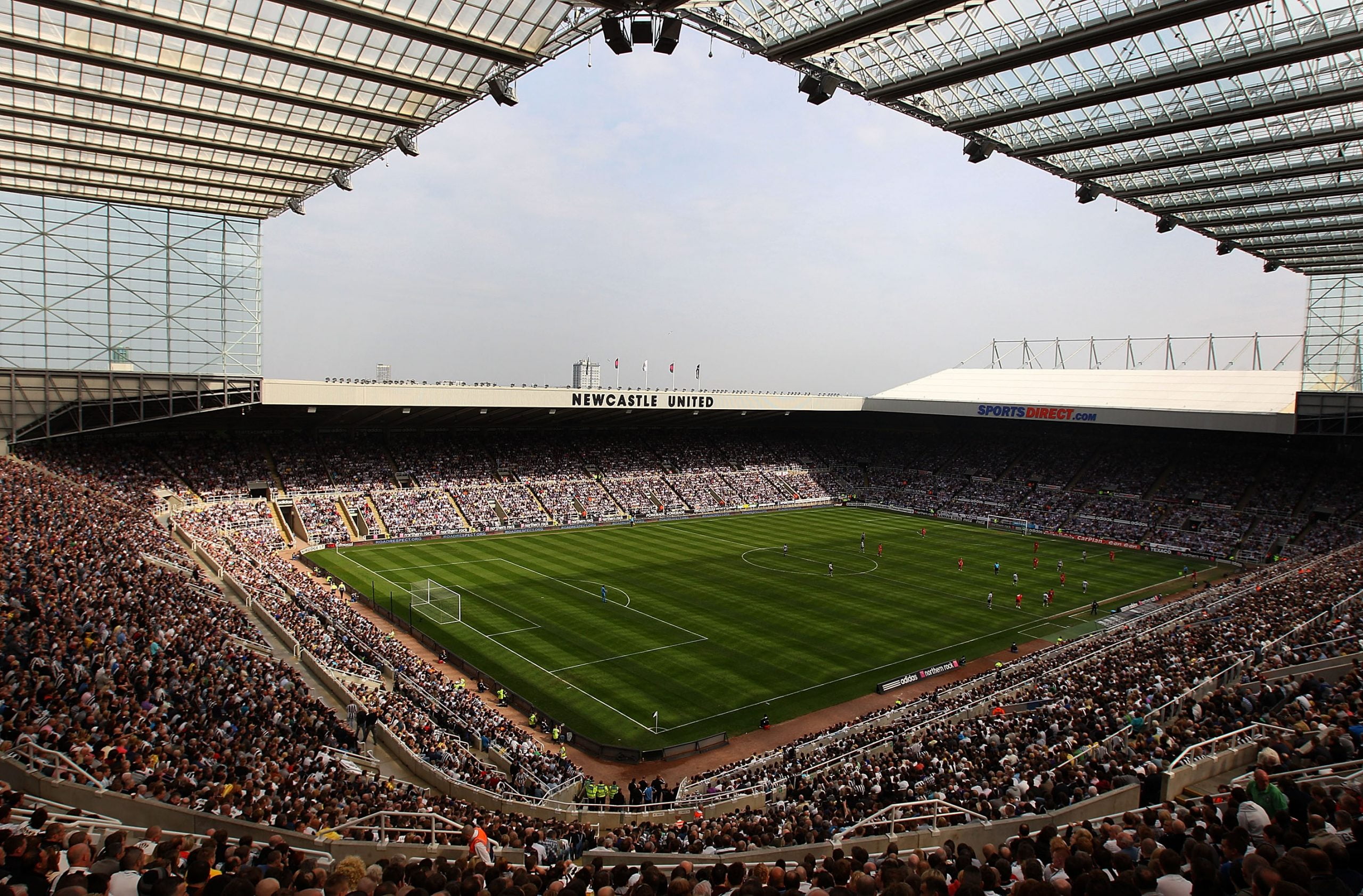 NEWCASTLE UPON TYNE, ENGLAND - APRIL 24:  A general view of the action at St James' Park during the Coca Cola Championship match between Newcastle United and Ipswich Town at St. James Park on April 24, 2010 in Newcastle upon Tyne, England.  (Photo by Stu Forster/Getty Images)