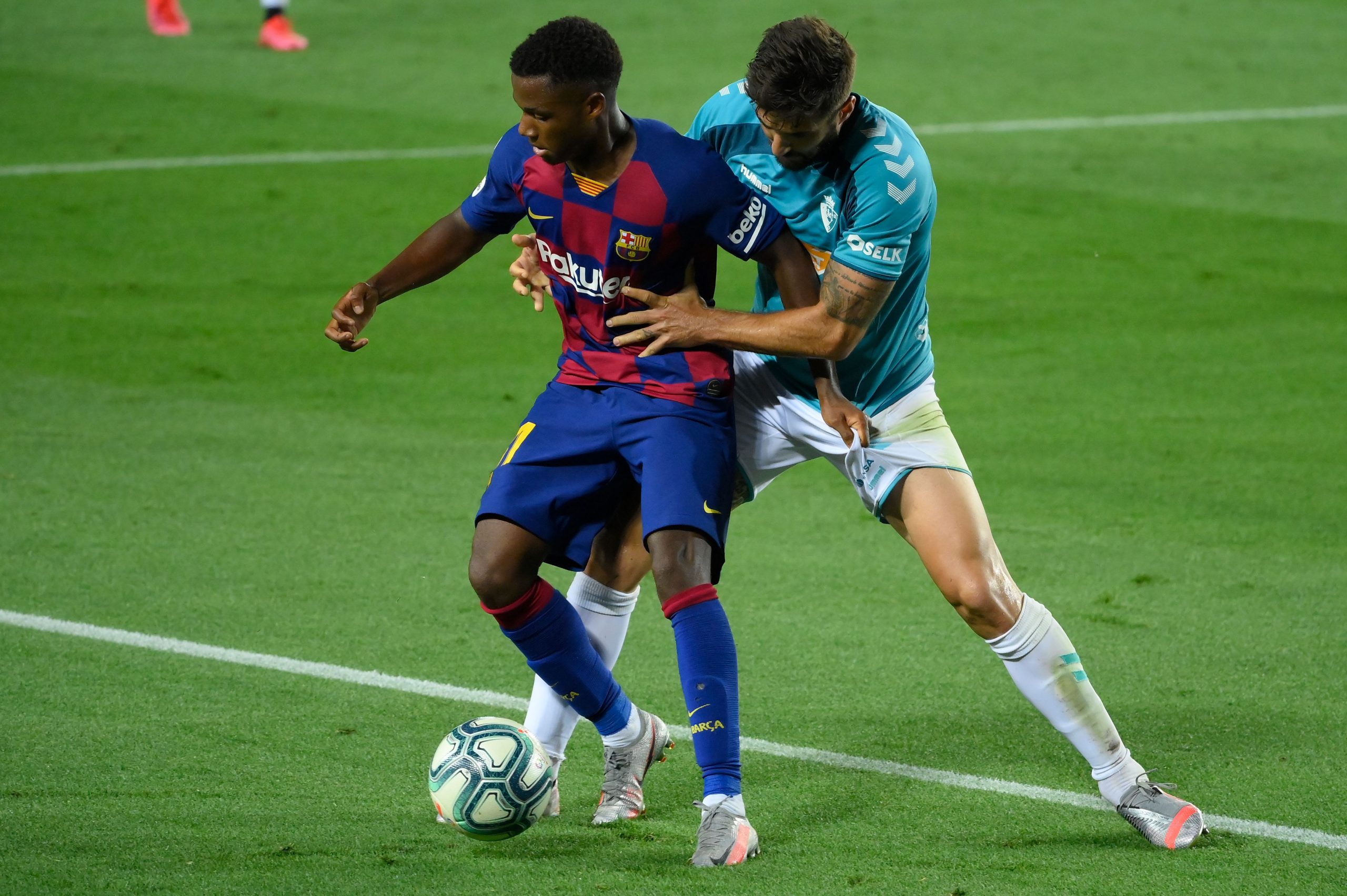 Barcelona on-track to tie Fati down to a new contract (Fati is in action in the photo)