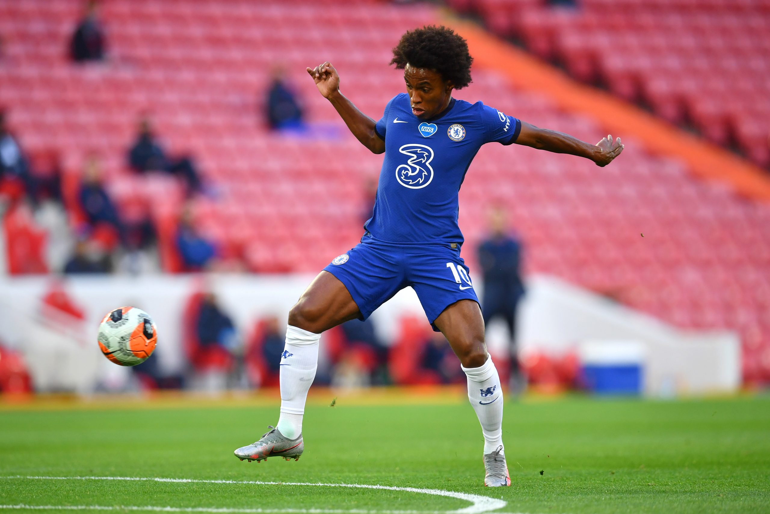 Arsenal offer three-year contract to Chelsea playmaker Willian who is seen in the picture