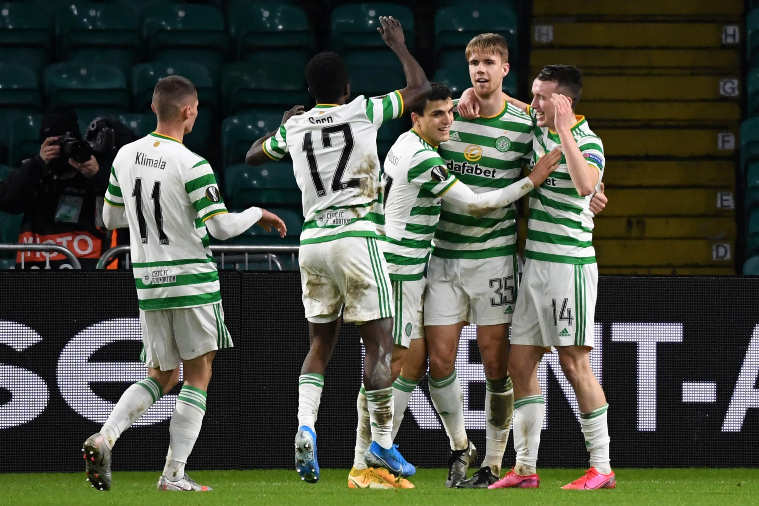 Predicted 3-5-2 Celtic Lineup Vs Kilmarnock - Celtic celebrate