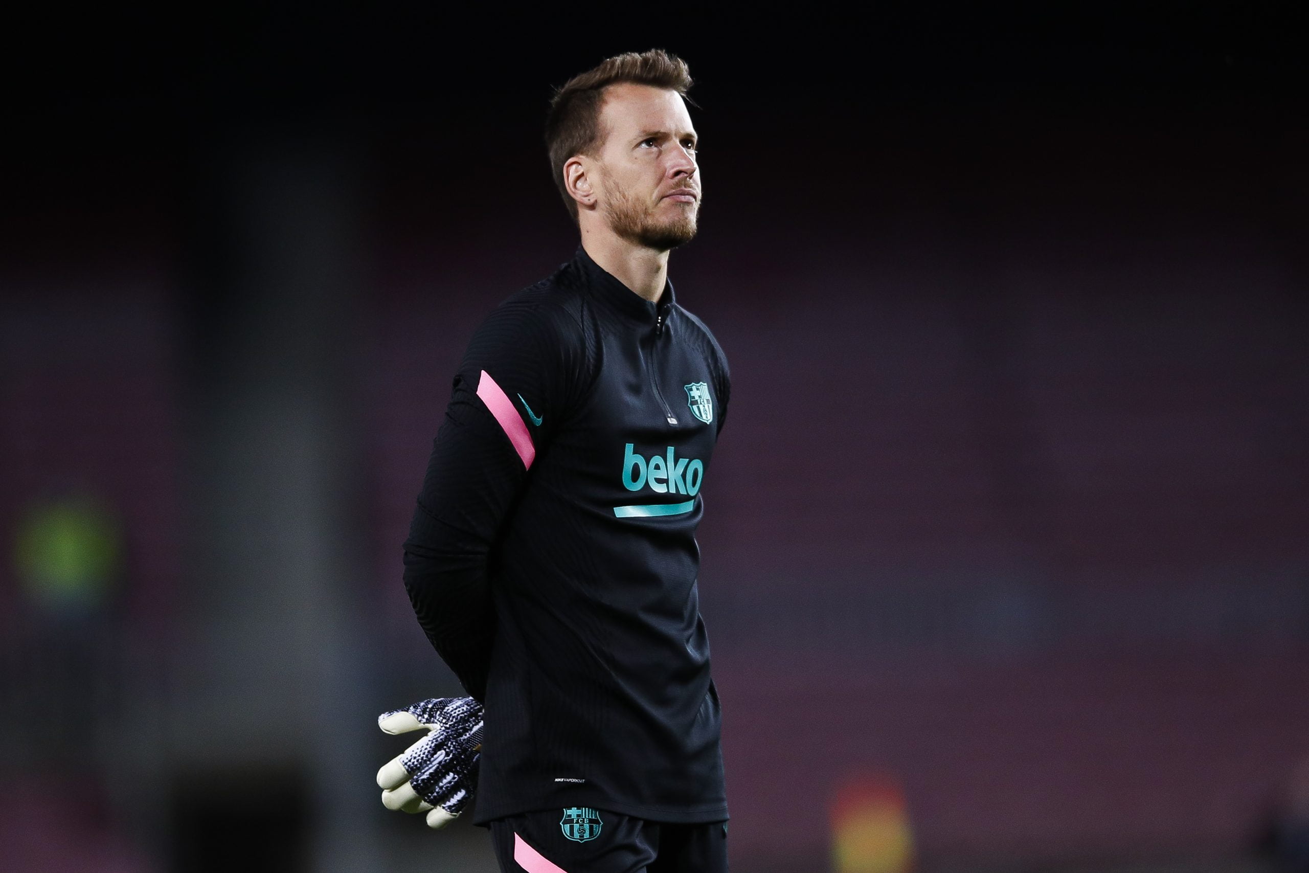 Barcelona set €15m asking price for Neto who is seen in the photo