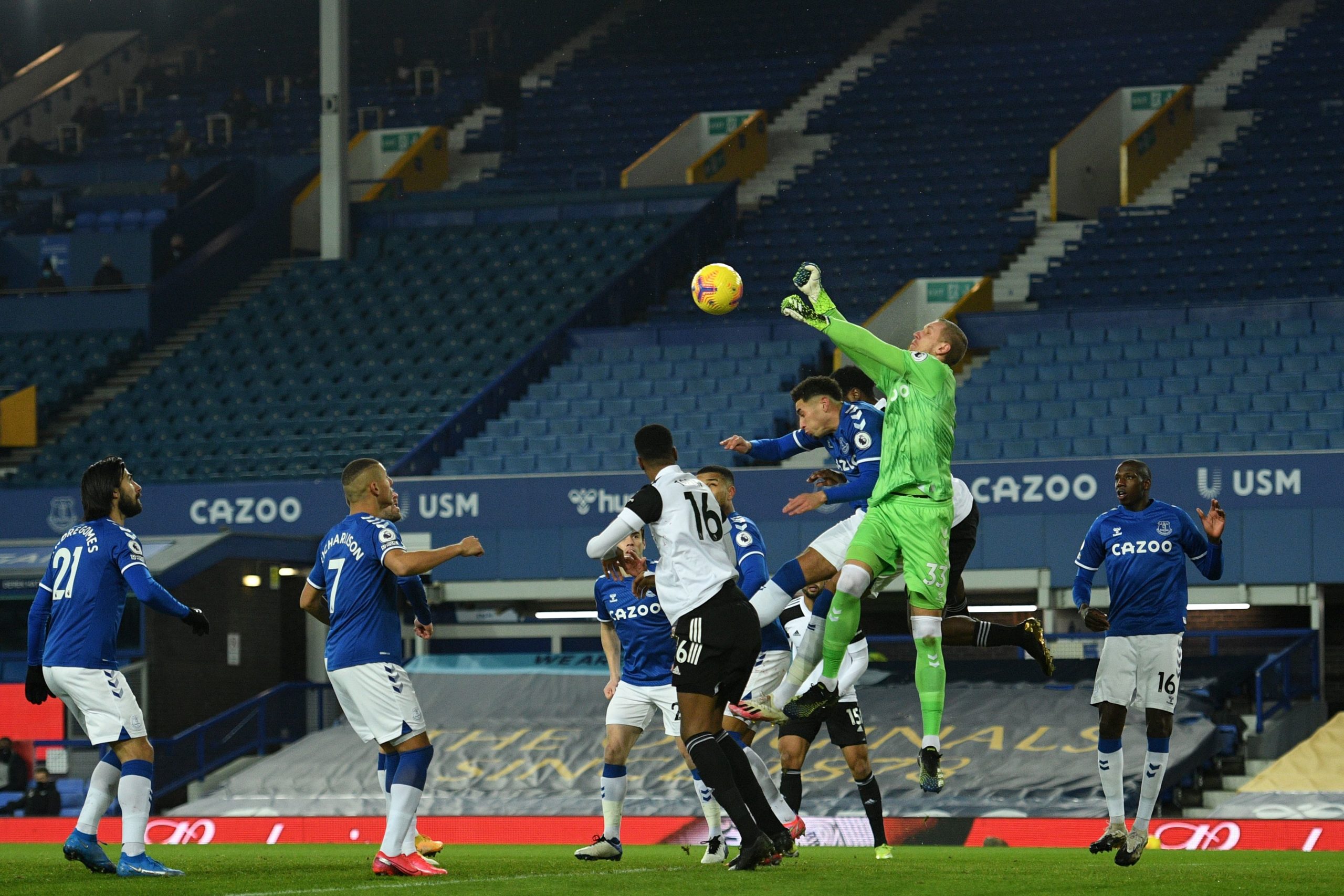 Everton Players Rated In Disappointing Loss Vs Fulham (Everton players are in action in the photo)