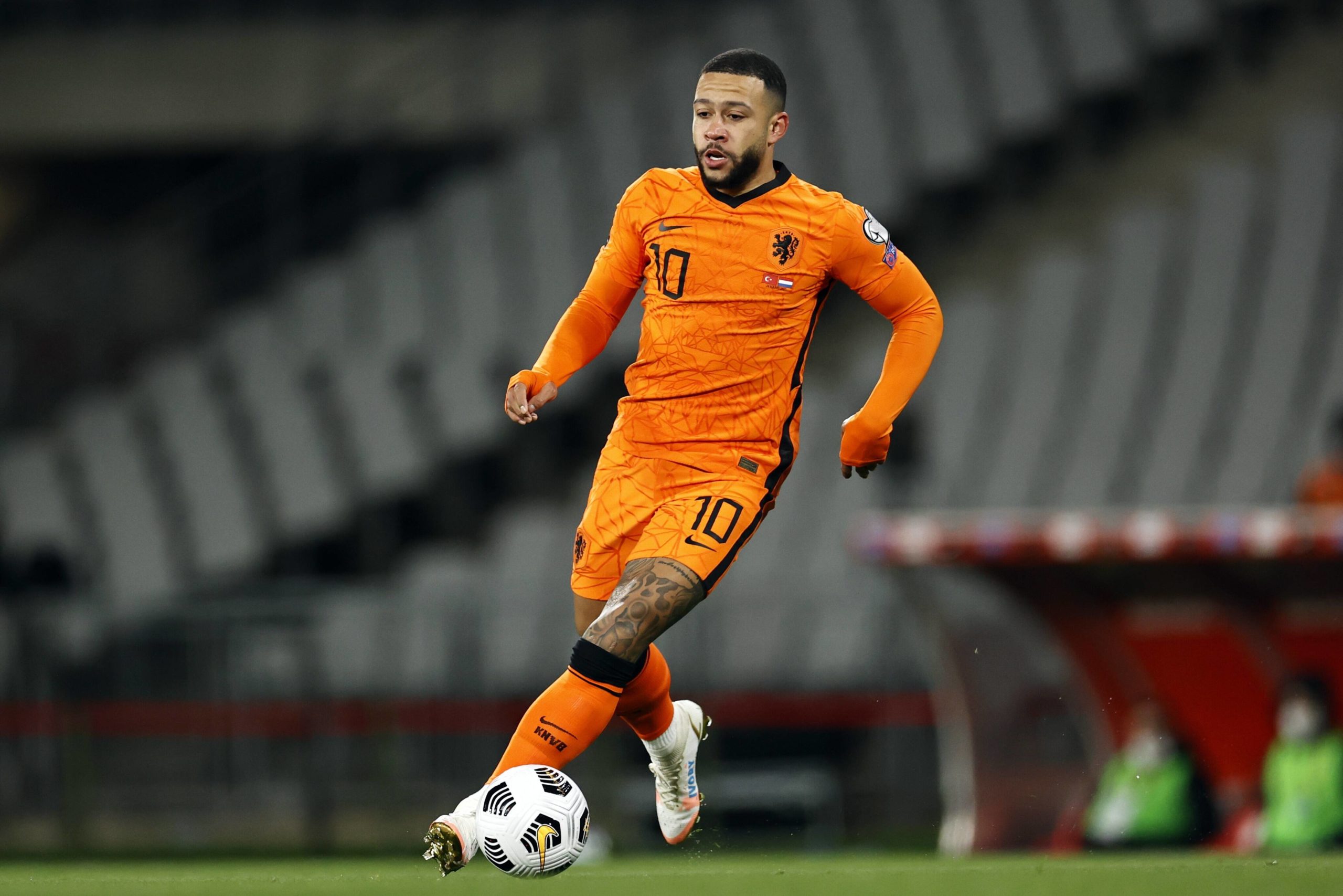Update on Barcelona's pursuit of Depay who is seen in the picture