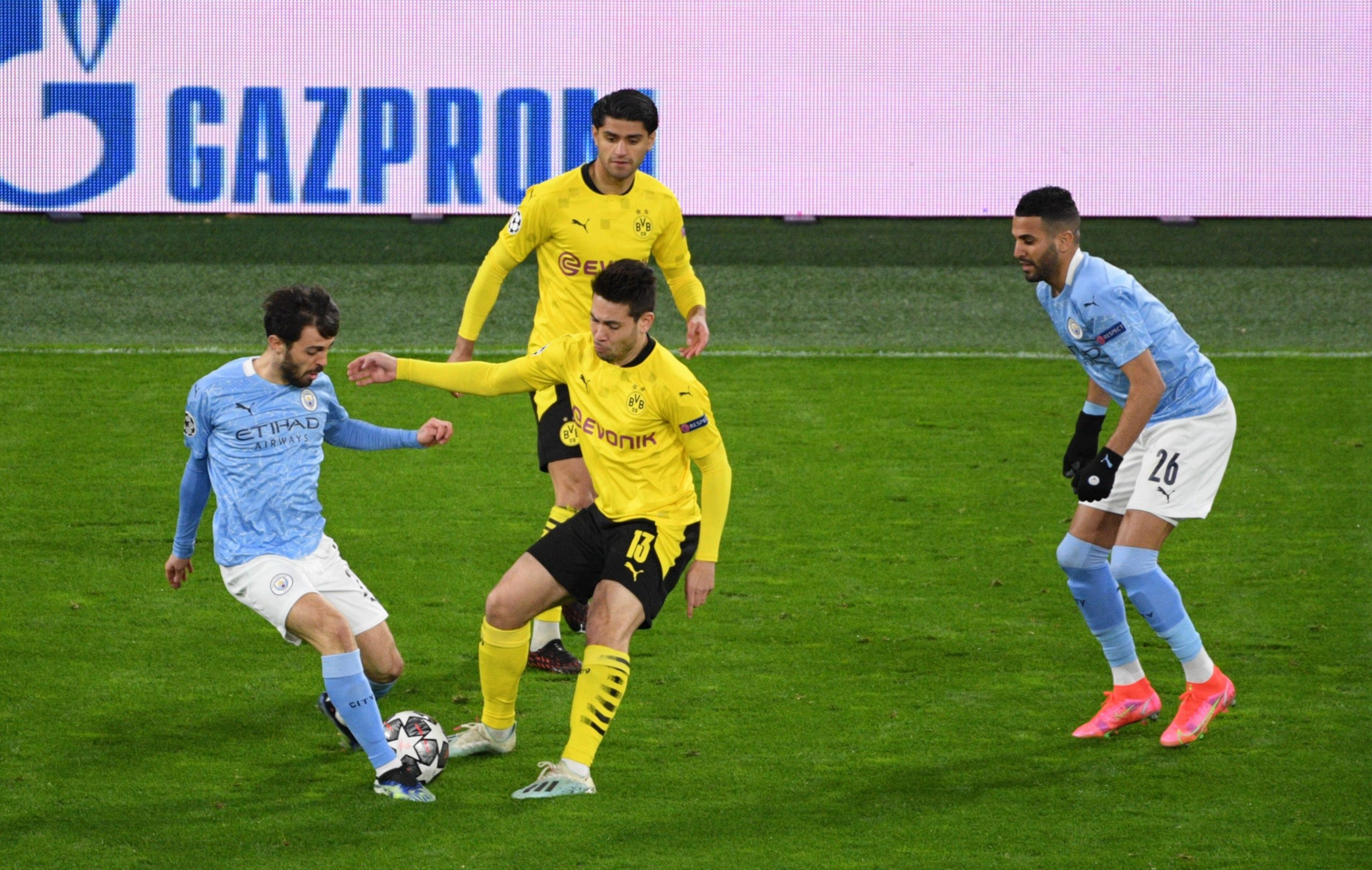 Manchester City's Silva hoping to seal a move to Spain (Silva is seen in the photo)