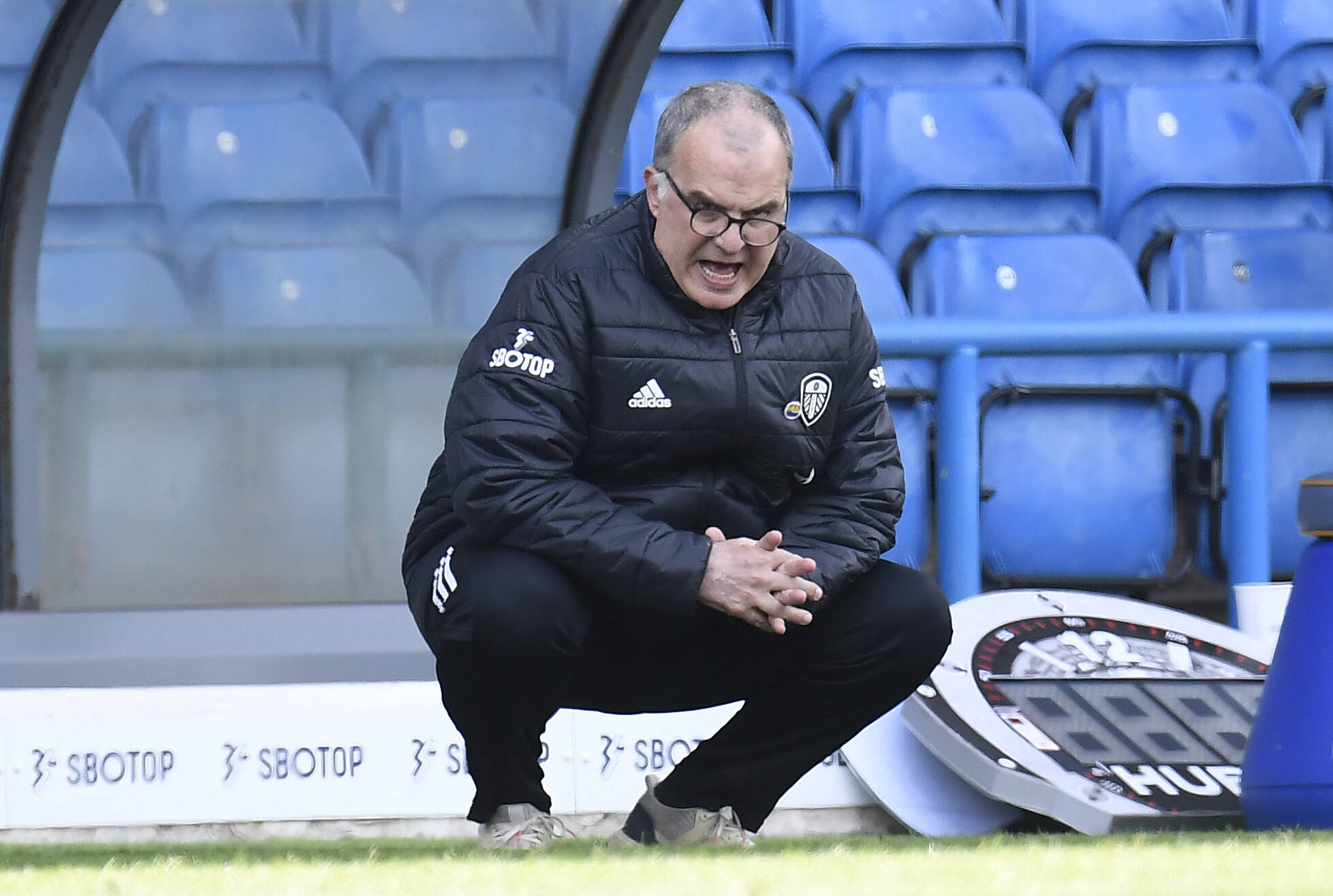 Lewis O’Brien eager to join Leeds United (Marcelo Bielsa is seen in the photo)