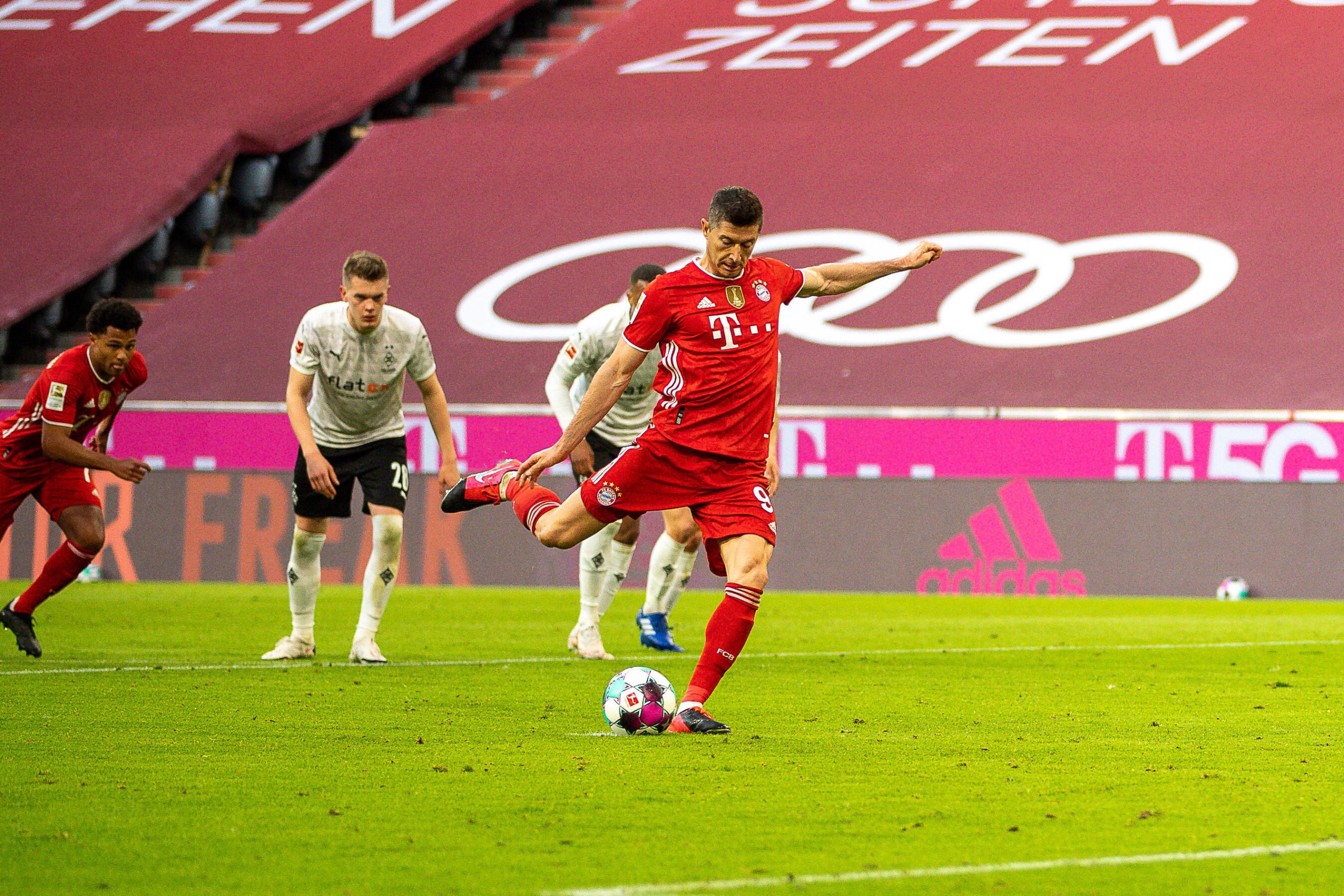 Lewandowski dreaming of a move to Real Madrid (Lewandowski is seen in the picture)