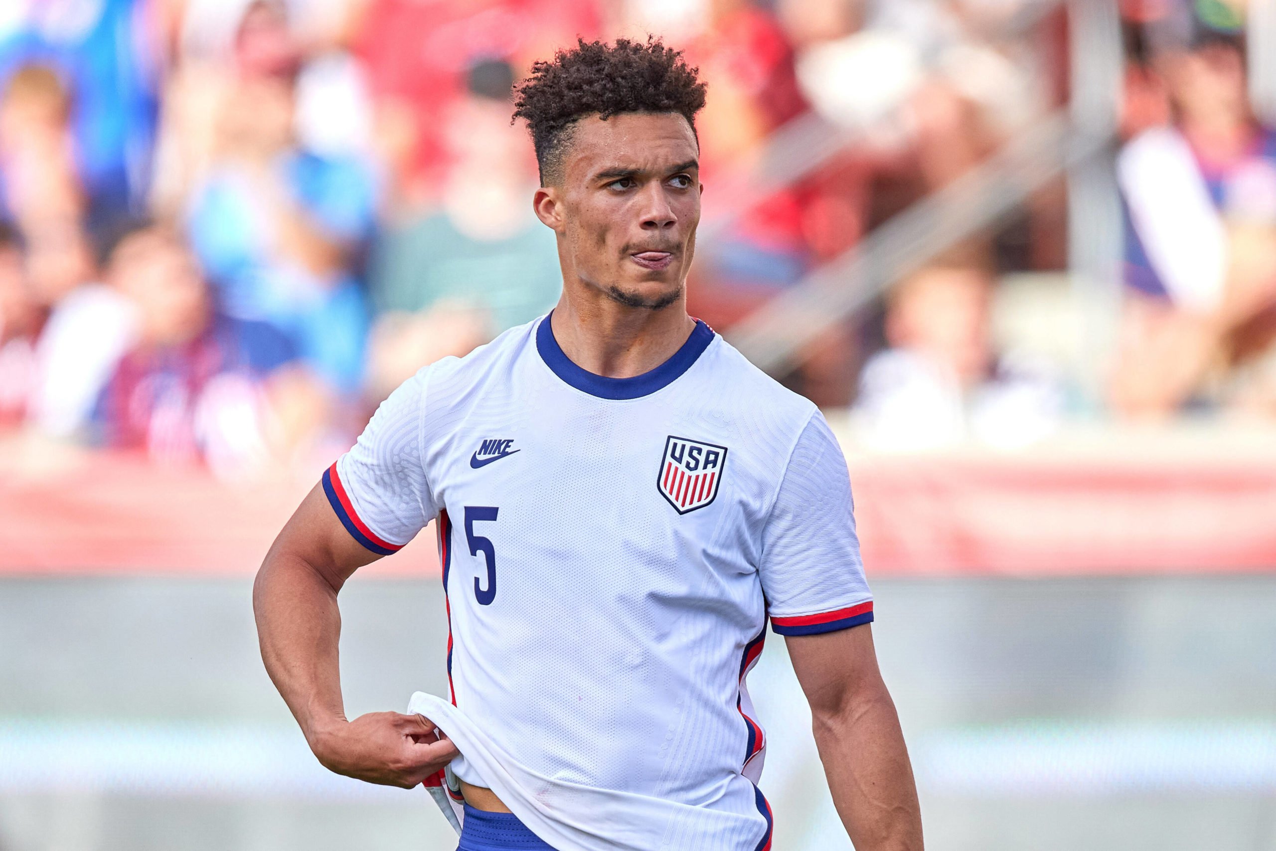 Wolves have joined the race to sign Antonee Robinson - A potential bargain.
