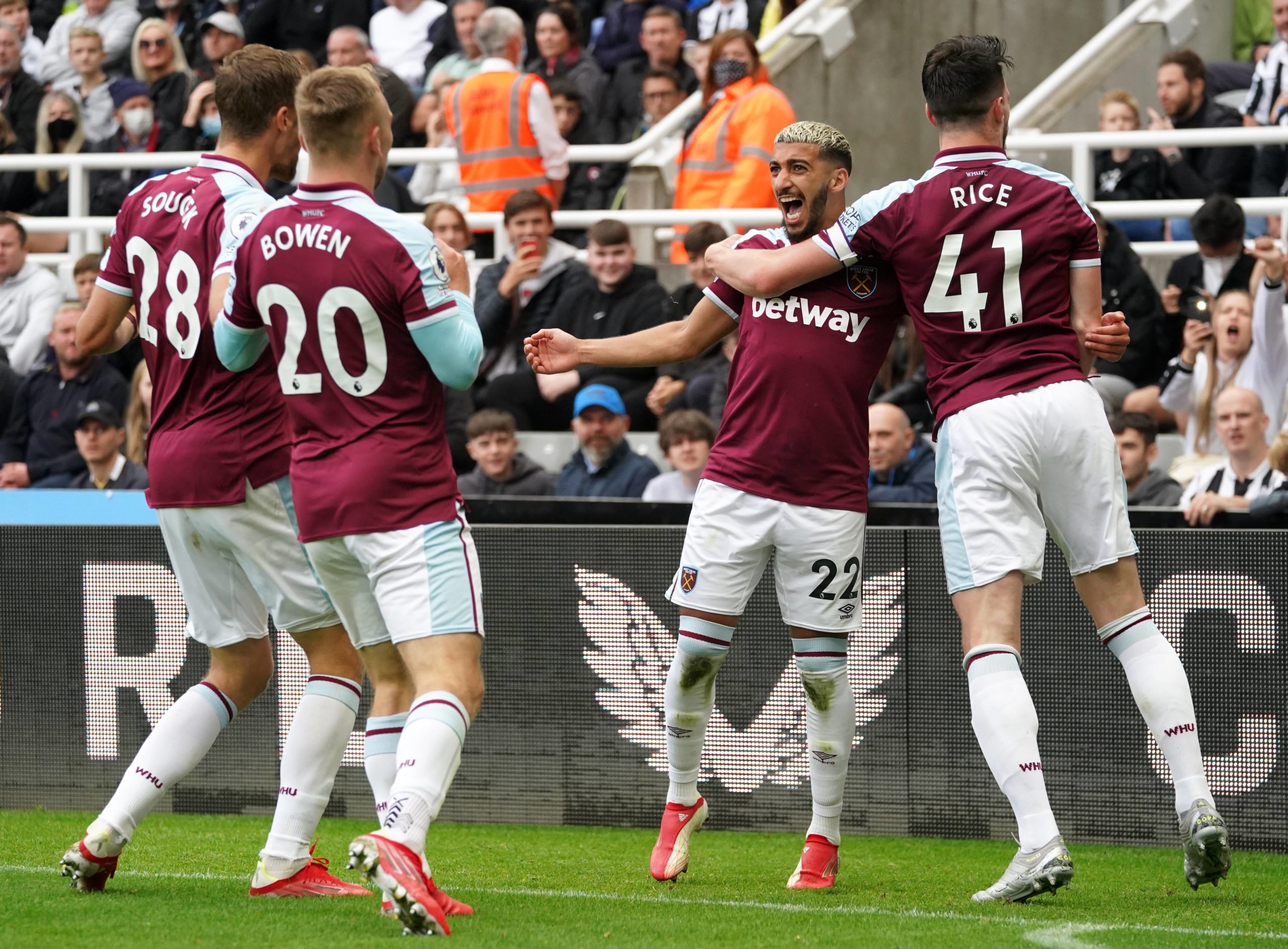 West Ham United Predicted Lineup Vs Dinamo Zagreb (West Ham players are celebrating in the photo)