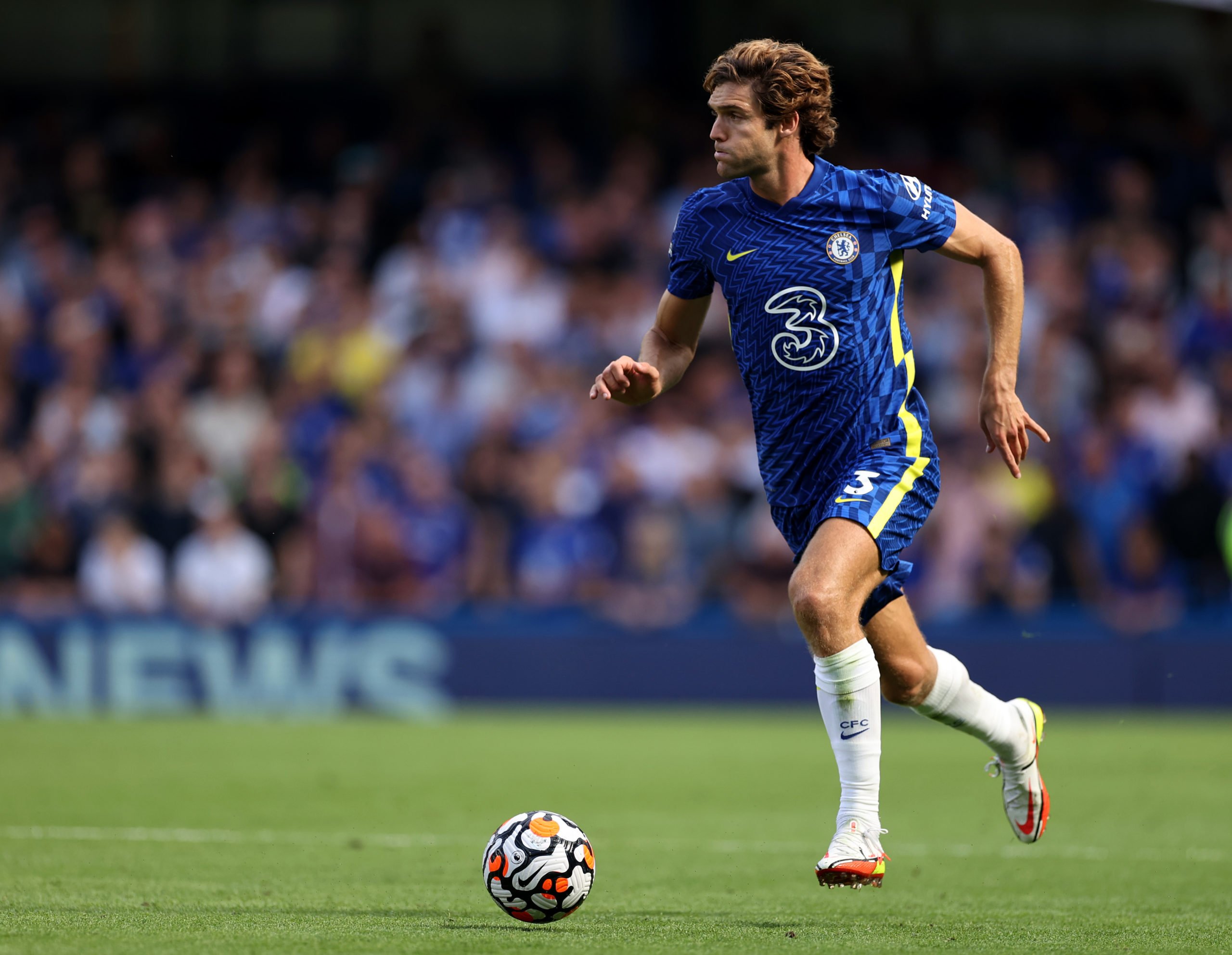 LONDON, ENGLAND - AUGUST 14: Marcos Alonso of Chelsea during the Premier League match between Chelsea  and  Crystal Palace at Stamford Bridge on August 14, 2021 in London, England. (Photo by Eddie Keogh/Getty Images)The 4th Official uses images provided by the following image agency: Getty Images (https://www.gettyimages.de/) and Imago Images (https://www.imago-images.de/)