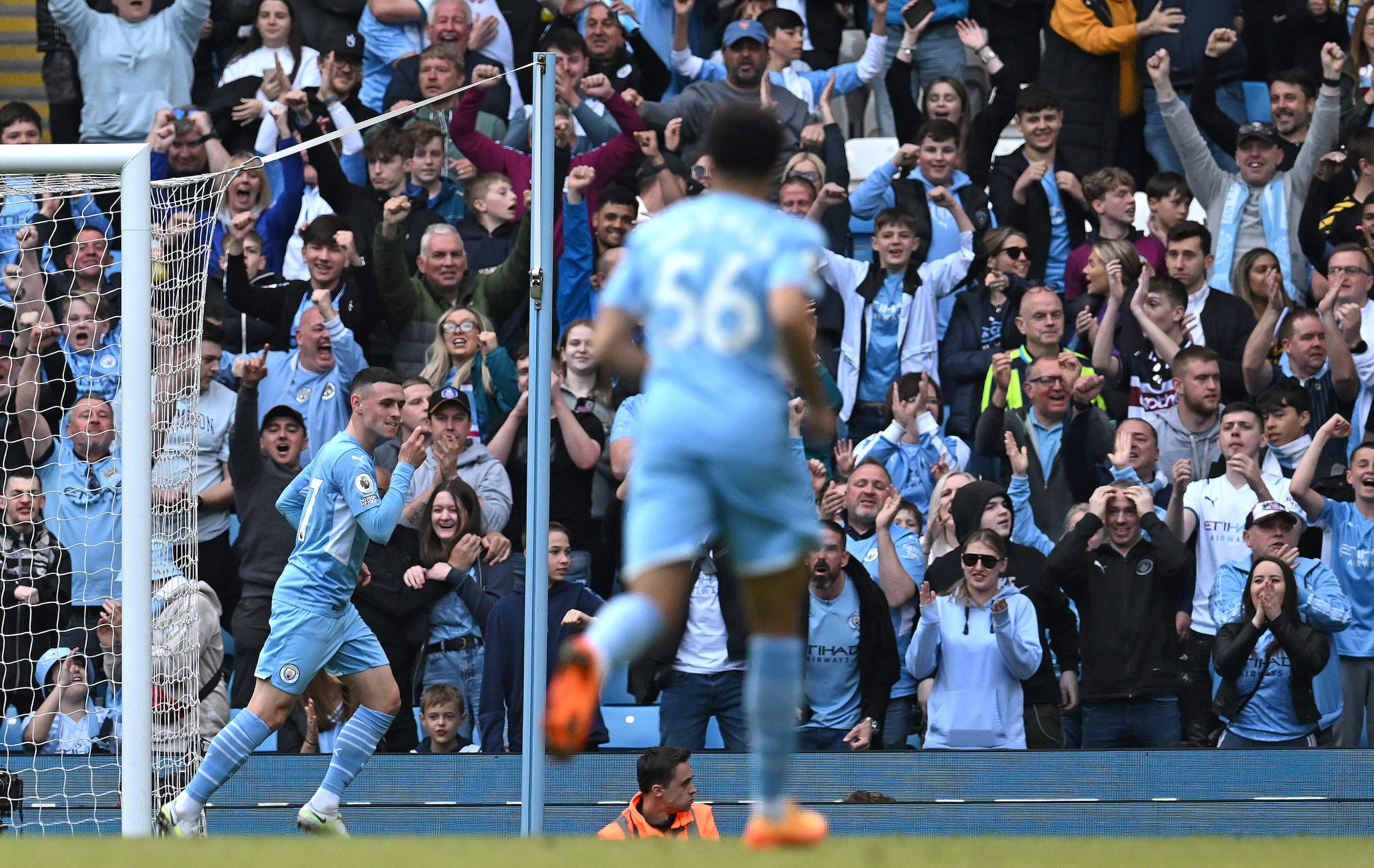 Manchester City forward Phil Foden celebrates his goal