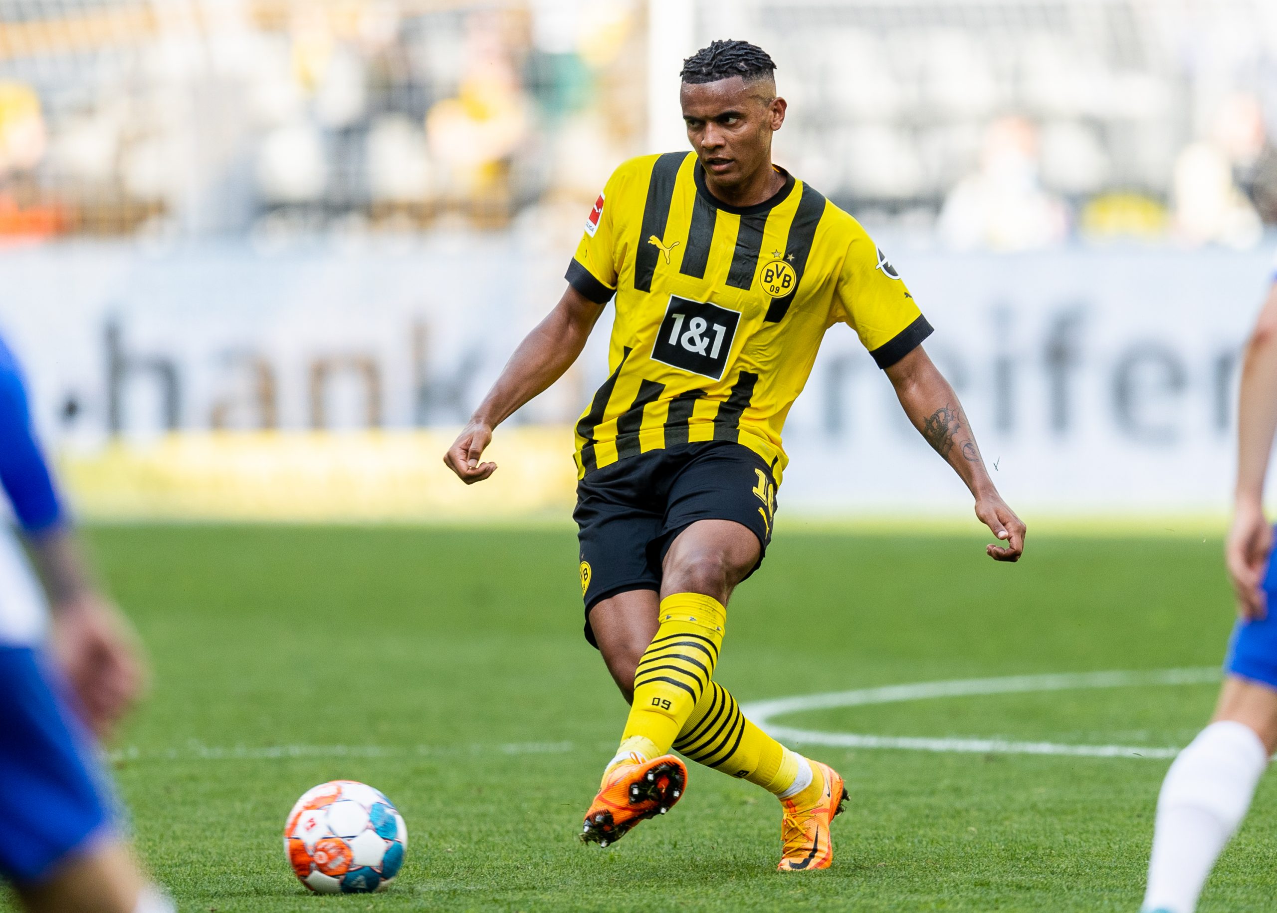 Borussia Dortmund's Manuel Akanji