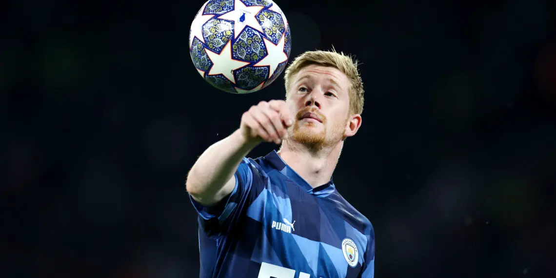ISTANBUL, TURKEY - JUNE 10: Kevin De Bruyne of Manchester City warms up prior to the UEFA Champions League 2022/23 final match between FC Internazionale and Manchester City FC at Ataturk Olympic Stadium on June 10, 2023 in Istanbul, Turkey. (Photo by Catherine Ivill/Getty Images)
