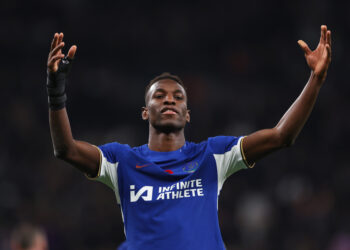 LONDON, ENGLAND - NOVEMBER 06: Nicolas Jackson of Chelsea celebrates after scoring the team's fourth goal and his hat-trick during the Premier League match between Tottenham Hotspur and Chelsea FC at Tottenham Hotspur Stadium on November 06, 2023 in London, England. (Photo by Alex Pantling/Getty Images)