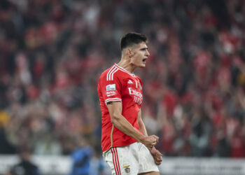Benfica's Portuguese defender #04 Antonio Silva celebrates Benfica's Danish forward #19 Casper Tengstedt's goal during the Portuguese League football match between SL Benfica and Sporting Lisbon at the Luz stadium in Lisbon on November 12, 2023. (Photo by PATRICIA DE MELO MOREIRA / AFP) (Photo by PATRICIA DE MELO MOREIRA/AFP via Getty Images)