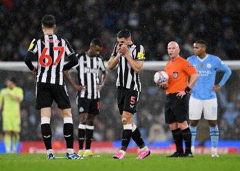 MANCHESTER, ENGLAND - MARCH 16: Fabian Schaer of Newcastle United reacts during the Emirates FA Cup Quarter Final match between Manchester City and Newcastle United at Etihad Stadium on March 16, 2024 in Manchester, England. (Photo by Stu Forster/Getty Images)
