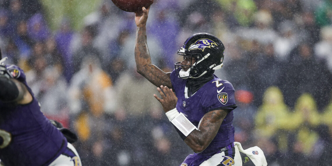 Tyler Huntley of Baltimore Ravens throws a pass