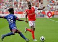 Reims' French defender Bradley Locko Banzouzi (R) fights for the ball with Clermont-Ferrand's Ghanaian defender Alidu Seidu during the French L1 football match between Stade de Reims and Clermont Foot 63 at Stade Auguste-Delaune in Reims, northestern France, on August 14, 2022. (Photo by FRANCOIS LO PRESTI / AFP) (Photo by FRANCOIS LO PRESTI/AFP via Getty Images)